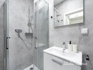 Pronájem bytu 1+kk, Praha - Kyje, Za černým mostem, 27 m2