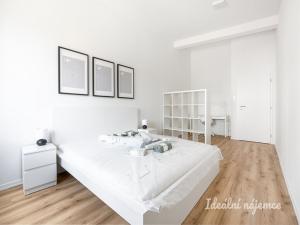 Pronájem bytu 2+kk, Praha - Kyje, Za černým mostem, 65 m2