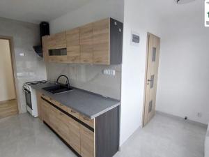 Pronájem bytu 3+1, Cheb, U Stadionu, 76 m2