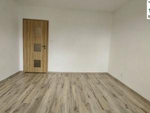 Pronájem bytu 3+1, Cheb, U Stadionu, 76 m2