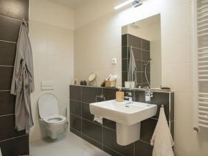 Prodej bytu 1+kk, Praha - Hlubočepy, Ondrákové, 33 m2