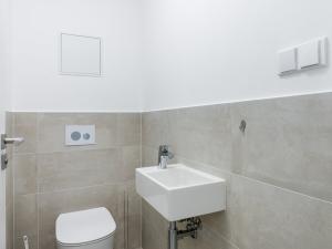 Pronájem bytu 2+kk, Praha - Bohnice, Pekařova, 47 m2