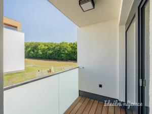 Pronájem bytu 2+kk, Praha - Bohnice, Pekařova, 47 m2