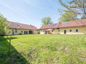 Prodej rodinného domu, Štipoklasy, 356 m2