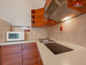 Prodej bytu 2+kk, Neveklov, náměstí Jana Heřmana, 47 m2