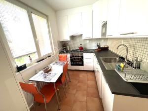 Pronájem bytu 3+1, Praha - Vokovice, Alžírská, 75 m2