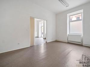 Pronájem obchodního prostoru, Pardubice, Sladkovského, 76 m2