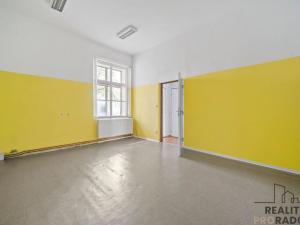 Pronájem obchodního prostoru, Pardubice, Sladkovského, 76 m2