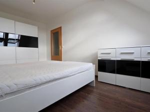 Pronájem bytu 3+kk, Brno, Bednářova, 79 m2