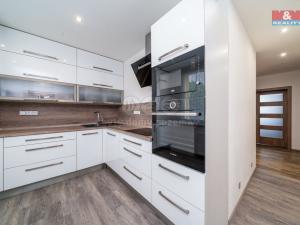 Prodej bytu 3+1, Lanškroun - Žichlínské Předměstí, B. Martinů, 74 m2