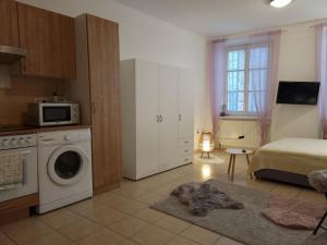 Pronájem bytu 1+kk, Hradec Králové, Velké náměstí, 29 m2