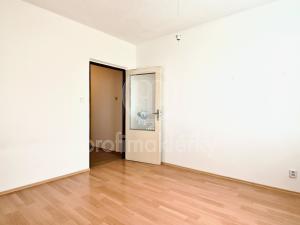 Prodej bytu 3+1, Moravský Krumlov, Sídliště, 61 m2