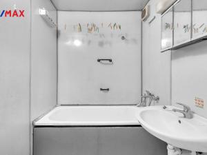 Prodej bytu 1+1, Hradec Králové, Šimkova, 51 m2
