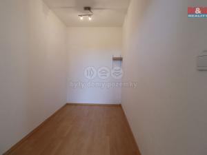 Pronájem bytu 1+kk, Praha, Hnězdenská, 39 m2