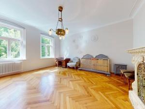 Prodej bytu 2+kk, Karlovy Vary, Svahová, 77 m2