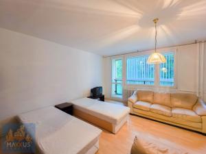 Pronájem bytu 1+kk, Praha - Troja, Glowackého, 40 m2