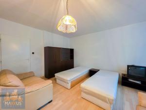Pronájem bytu 1+kk, Praha - Troja, Glowackého, 40 m2