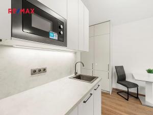 Pronájem bytu 1+kk, Praha - Hloubětín, U Tesly, 30 m2