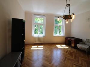 Prodej bytu 2+kk, Karlovy Vary, Svahová, 77 m2