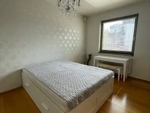 Prodej bytu 2+kk, Praha - Smíchov, U Okrouhlíku, 49 m2