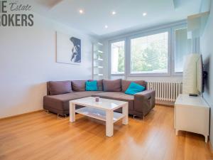 Pronájem bytu 2+kk, Praha - Troja, Hnězdenská, 39 m2
