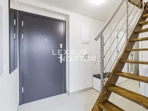Pronájem bytu 1+kk, Praha - Smíchov, Holečkova, 55 m2
