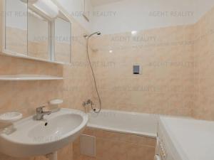 Prodej bytu 1+kk, Praha - Troja, Hnězdenská, 24 m2