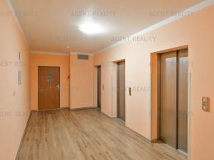 Prodej bytu 1+kk, Praha - Troja, Hnězdenská, 24 m2