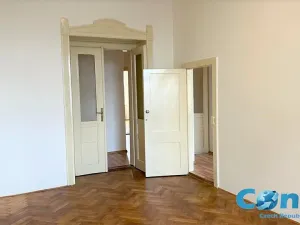 Pronájem bytu 2+1, Praha - Holešovice, Bubenské nábřeží, 69 m2