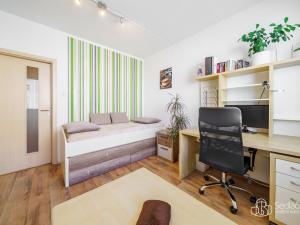 Prodej bytu 3+1, Sokolov, Spartakiádní, 77 m2