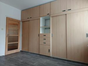 Pronájem bytu 3+1, Olomouc - Neředín, Dělnická, 72 m2