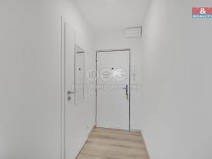 Pronájem bytu 1+kk, Hradec Králové - Nový Hradec Králové, třída Edvarda Beneše, 30 m2