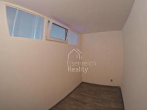 Pronájem bytu 2+1, Hradec Králové - Moravské Předměstí, Suchého, 65 m2