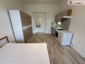 Pronájem bytu 1+kk, Praha - Smíchov, Na Skalce, 28 m2