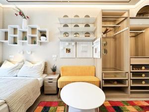 Pronájem bytu 2+kk, Praha - Karlín, Sokolovská, 35 m2