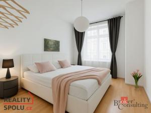 Prodej bytu 2+kk, Praha - Malá Strana, Újezd, 56 m2