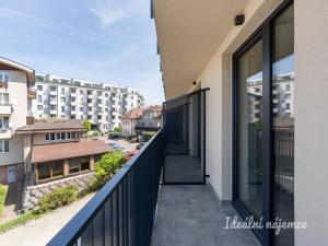 Pronájem bytu 2+kk, Praha - Kyje, Za černým mostem, 37 m2