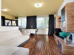 Prodej bytu 3+kk, Praha - Strašnice, Pod strání, 72 m2