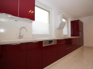 Pronájem bytu 2+1, Dolní Břežany, Pražská, 68 m2
