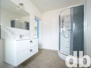 Pronájem bytu 2+kk, Karlovy Vary, Nejdecká, 63 m2