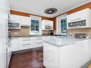 Prodej rodinného domu, Lány, Lipová, 314 m2