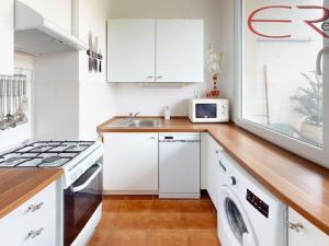 Prodej bytu 1+kk, Praha - Prosek, Bílinská, 26 m2