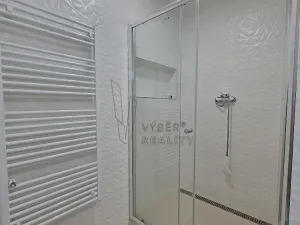 Prodej bytu 1+kk, Praha - Háje, Hlavatého, 27 m2