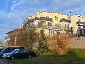 Pronájem bytu 1+kk, Praha - Řeporyje, Wiesenthalova, 61 m2