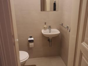 Pronájem kanceláře, Praha - Nové Město, Štěpánská, 63 m2