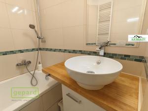 Pronájem bytu 2+kk, Praha - Žižkov, Bořivojova, 52 m2