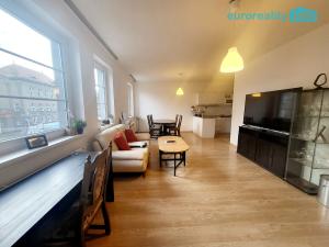 Prodej atypického bytu, Beroun - Beroun-Město, V Zahradách, 85 m2