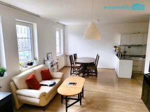 Prodej atypického bytu, Beroun - Beroun-Město, V Zahradách, 85 m2