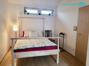 Prodej atypického bytu, Beroun - Beroun-Město, V Zahradách, 85 m2