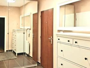 Pronájem bytu 3+kk, Praha - Smíchov, U Dívčích hradů, 99 m2